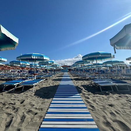 Hotel Bagno Stella Del Mare Marina di Carrara Kültér fotó