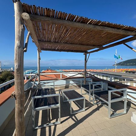 Hotel Bagno Stella Del Mare Marina di Carrara Kültér fotó