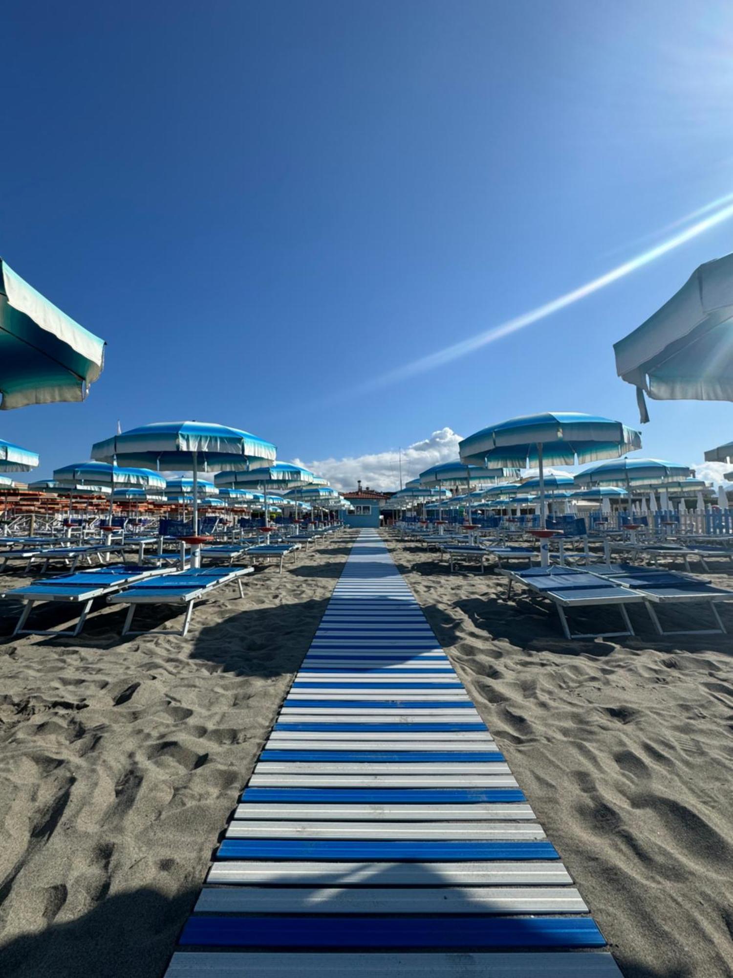 Hotel Bagno Stella Del Mare Marina di Carrara Kültér fotó