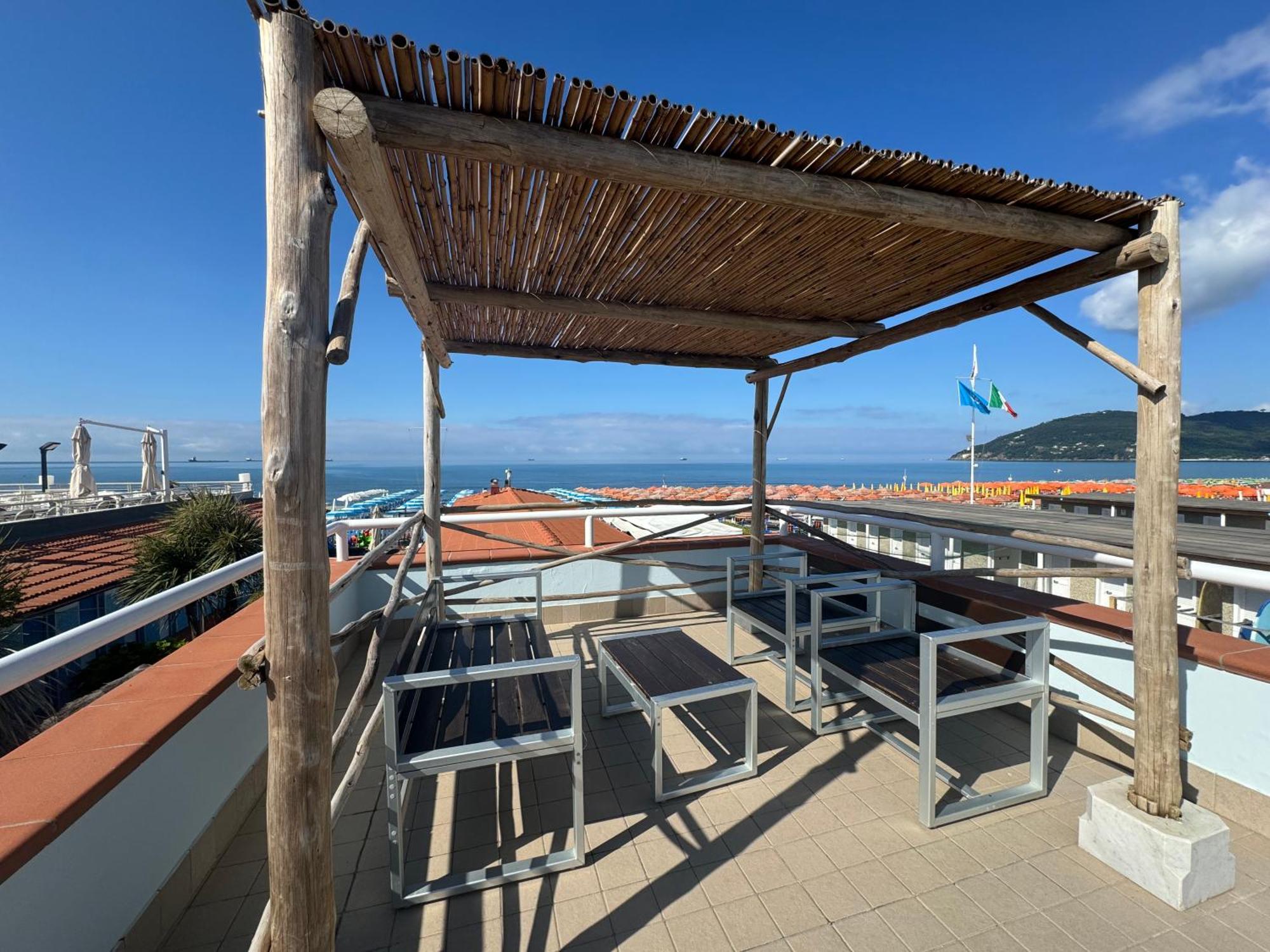 Hotel Bagno Stella Del Mare Marina di Carrara Kültér fotó